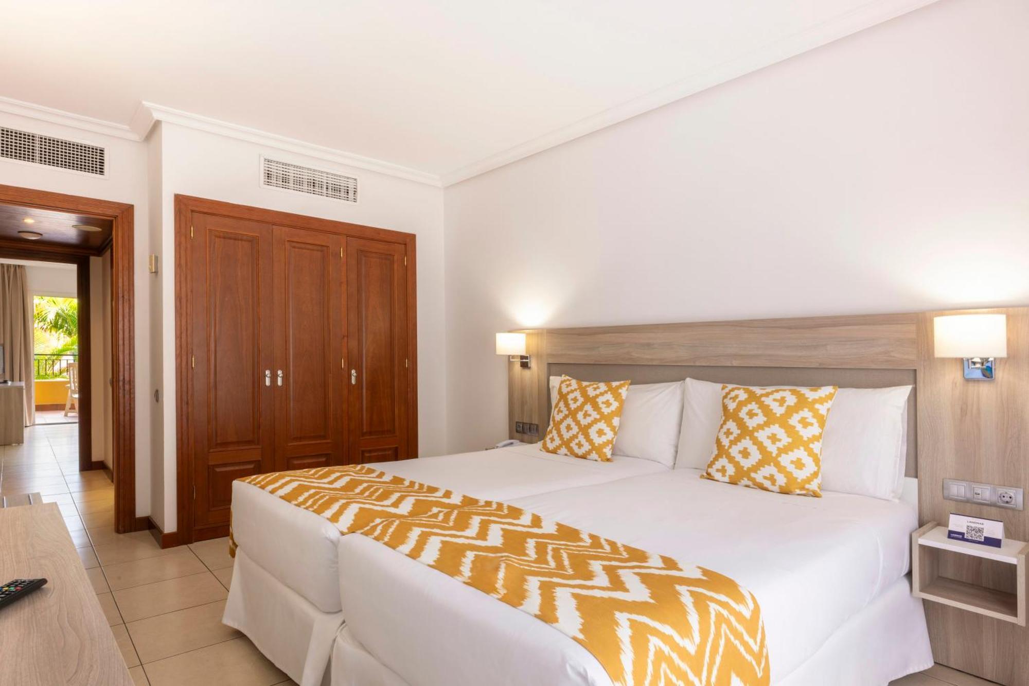 Landmar Costa Los Gigantes Family Resort Puerto de Santiago  Buitenkant foto